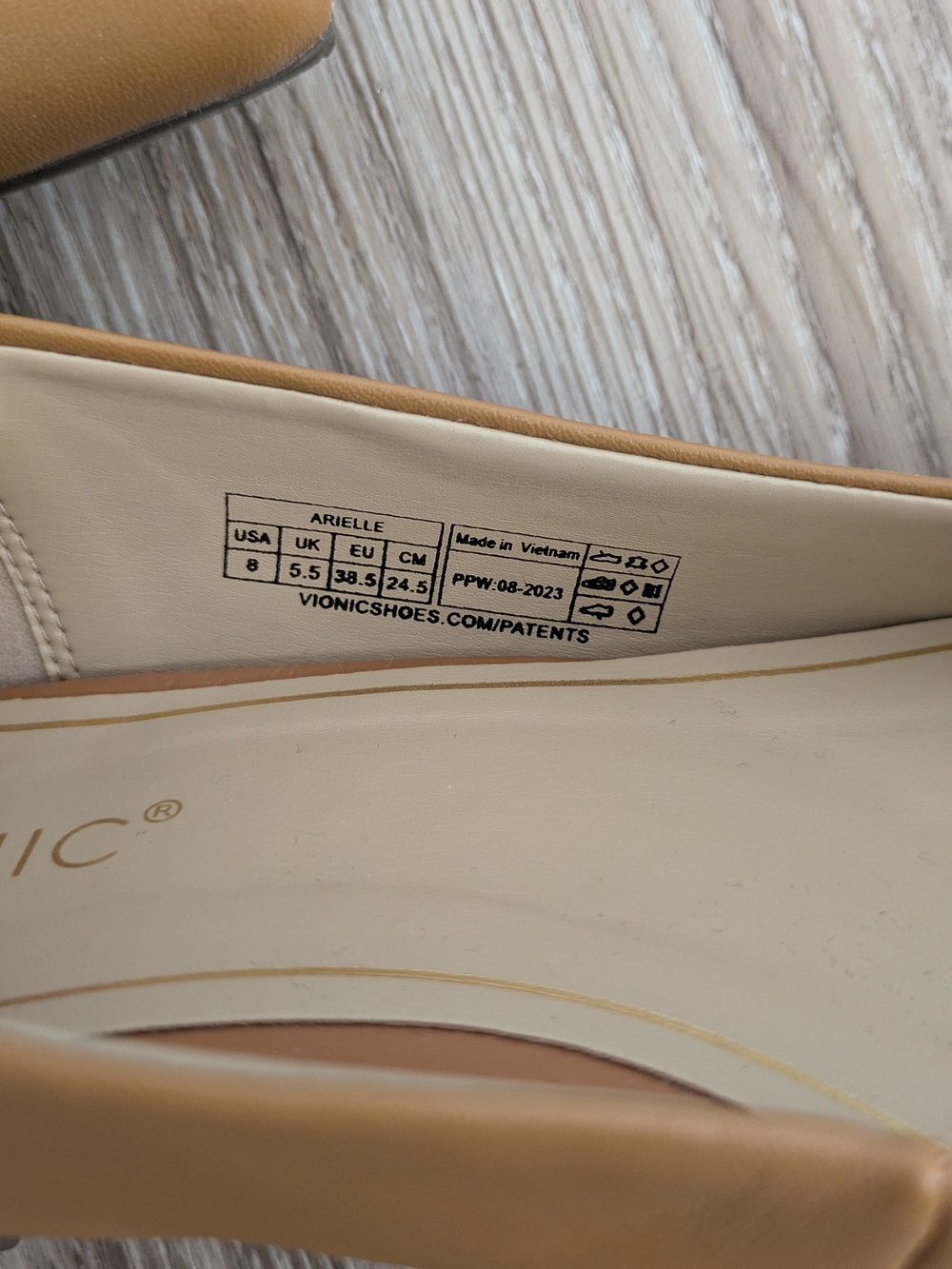 Vionic Flats - Picture 4 of 4
